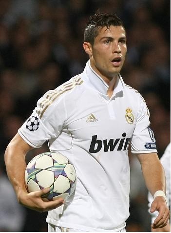 官方：西班牙名哨“平方哥”执法欧冠第6轮亚特兰大vs切尔西（官方确认：西班牙名哨“平方哥”将执法欧冠第6轮亚特兰大对阵切尔西）