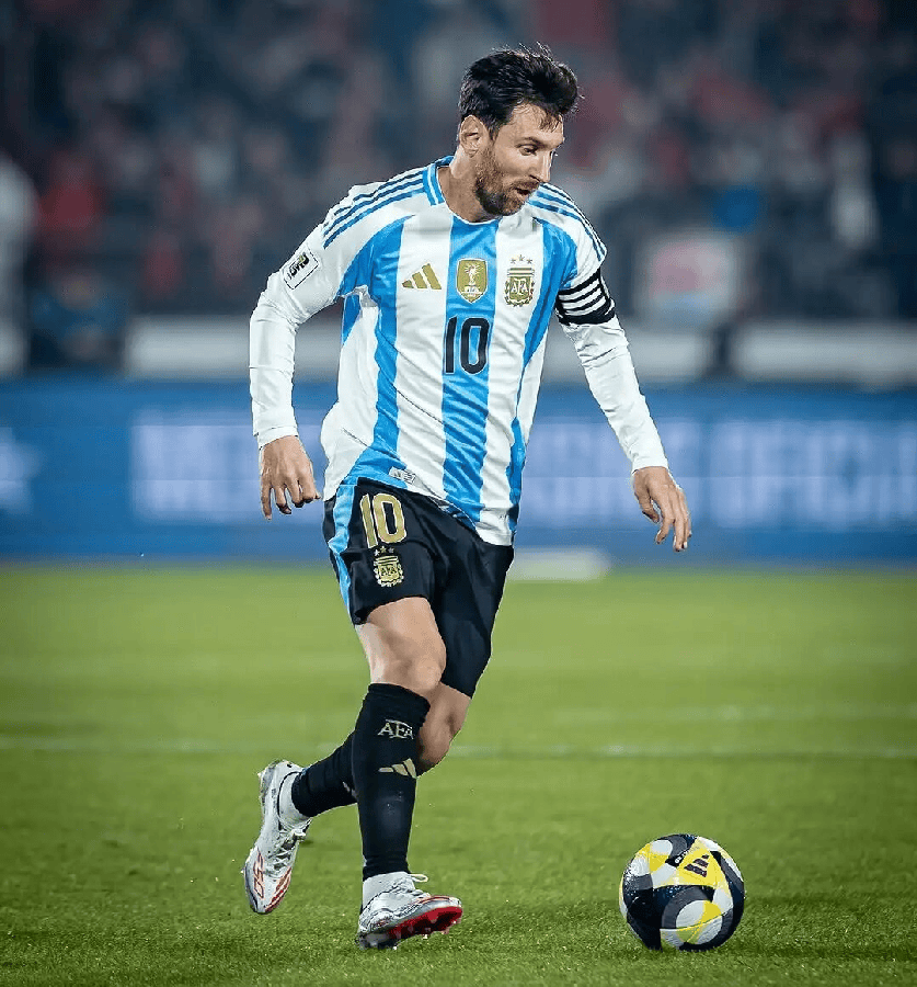 芒特：我和马兹拉维训练时经常较量，我们愿为阿莫林倾尽全力（芒特称与马兹拉维训练场常交锋，愿为阿莫林拼尽全力）