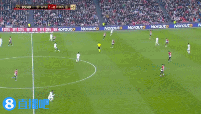 自意甲首秀以来代表同一球队参与超过100球，莱奥是同期第4人（莱奥自意甲首秀以来为同队直接参与100+球，居同期第4）