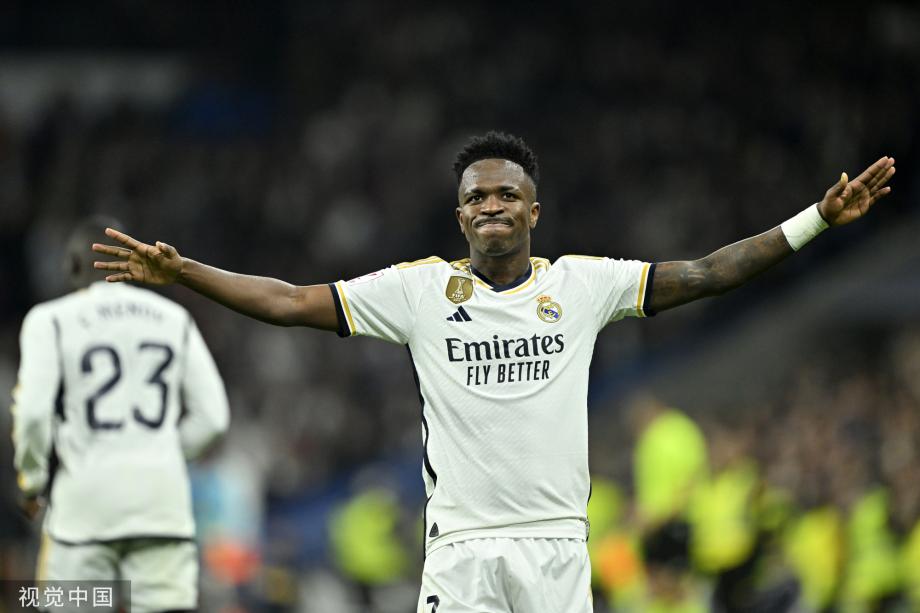 半场战报：比萨0-1帕尔马，贝内迪恰克点射（中场快讯：帕尔马1-0比萨，贝内迪恰克点球破门）