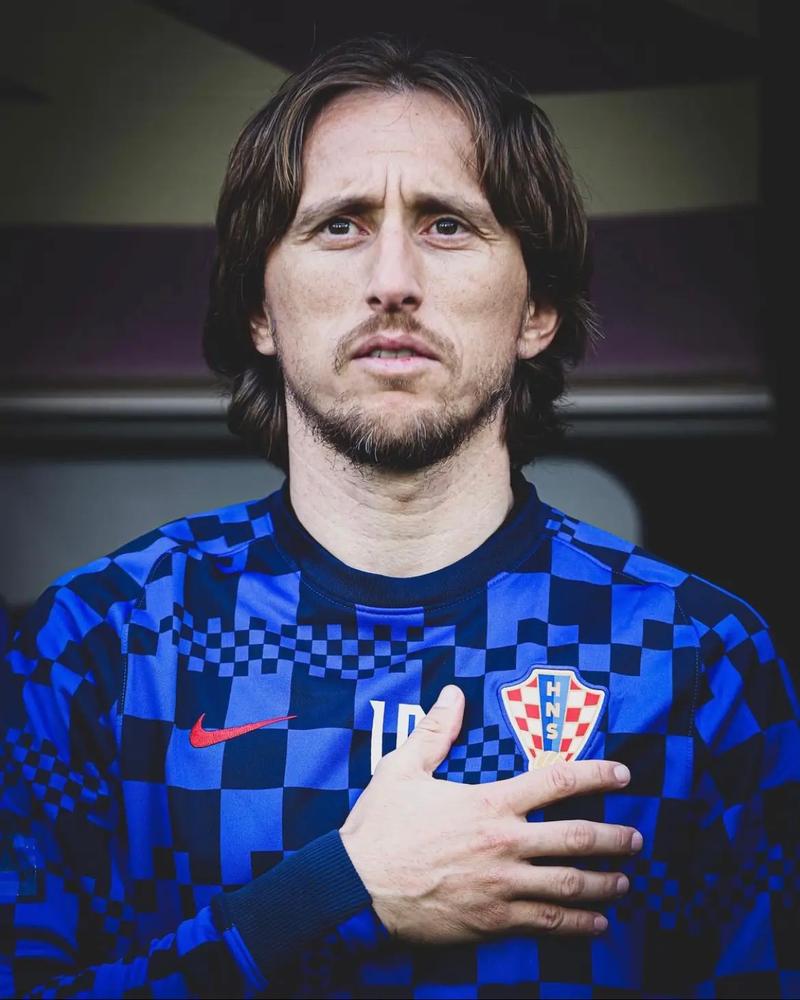 福克斯：哈珀和卡斯尔非常无私，我们还有更大的目标要去实现（福克斯：哈珀与卡斯尔极其无私，我们正冲击更宏大的目标）