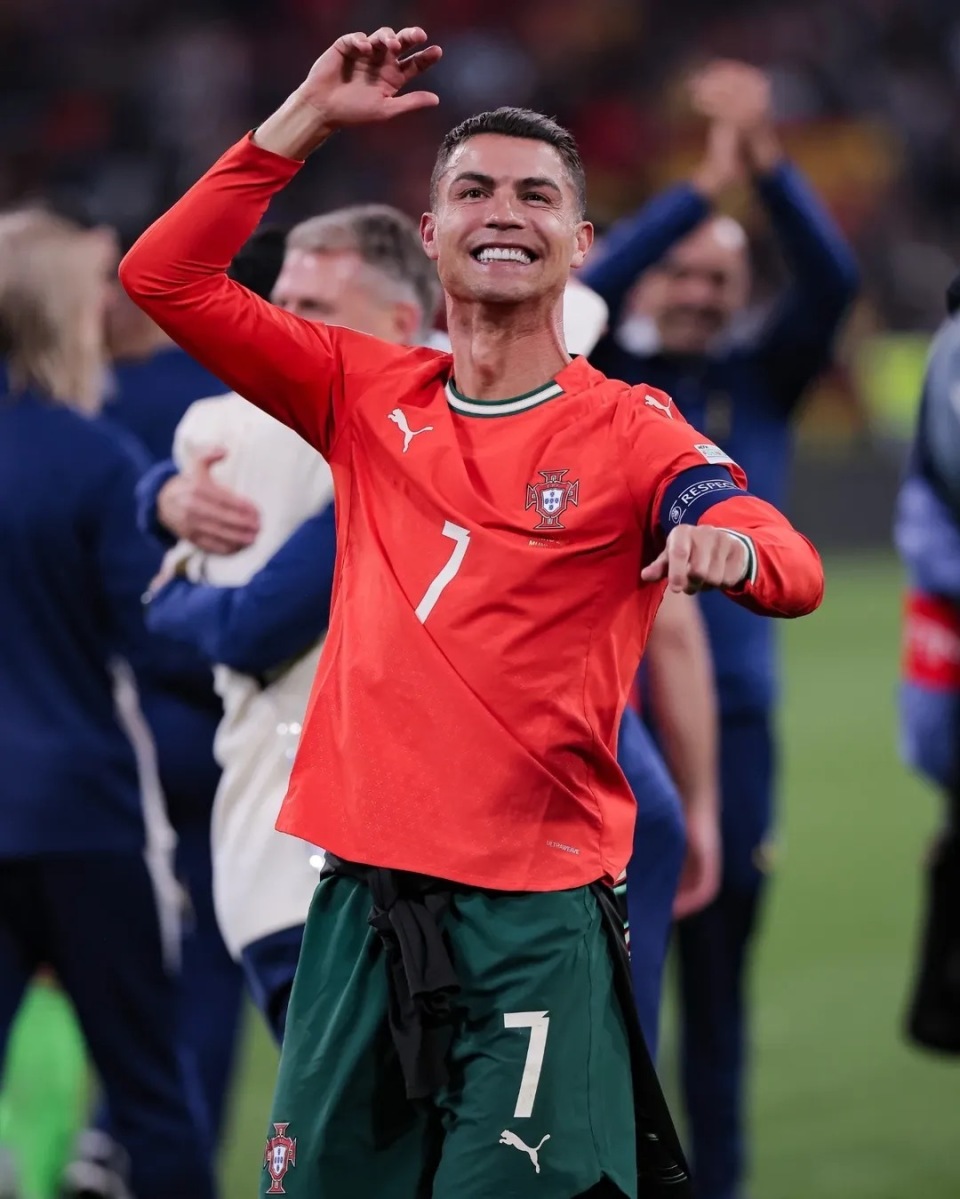 加图索：我要向球迷道歉；上半场很不错，下半场我们变得胆怯（加图索向球迷致歉：上半场发挥出色，下半场显得畏缩）