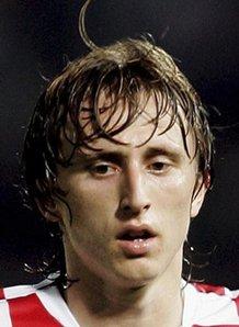 官方：明夏世界杯上下半场中段有强制补水时间，每次3分钟（FIFA官宣：明夏世界杯每半场中段设3分钟强制补水暂停）