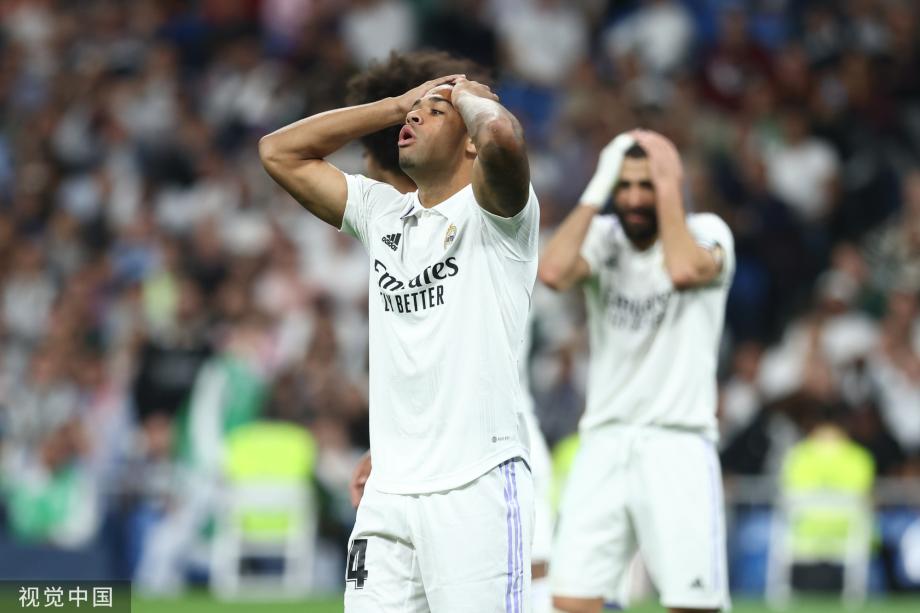 洛里：温哥华的人造草皮质量太差，在这样的场地比赛不可接受（洛里怒斥温哥华人造草皮质量堪忧：在这种场地比赛无法接受）