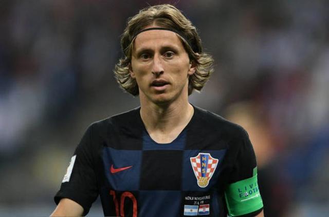 记者：埃德松经纪人不再谈续约，球员身价可能降至3000-4000万（据记者报道，埃德松经纪人已停止续约谈判，球员估值或降至3000万-4000万）