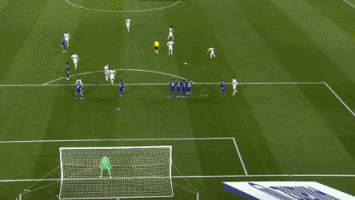 李霄鹏：希望球队能发挥出应有水平，明天奉献一场精彩的比赛（李霄鹏：期待球队发挥本色，明日奉献精彩一战）