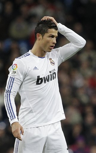 荷兰队官方：韦格霍斯特身体状态不佳退出集训，不会出战波兰（荷兰队官宣：韦格霍斯特因身体状况不佳退出集训，缺席对阵波兰）