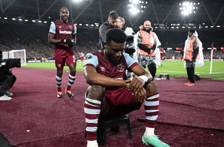 网球ATP年终总决赛：奥热-阿利亚西姆胜兹韦列夫（网球ATP年终总决赛：奥热-阿利亚西姆力克兹韦列夫）